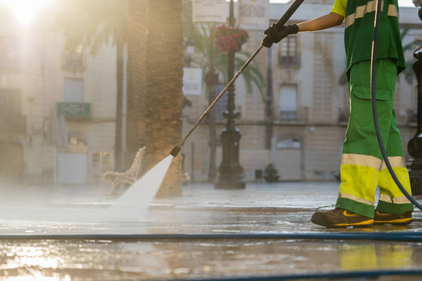 Best Animal Enclosure Cleaning  in Rio Bravo, TX